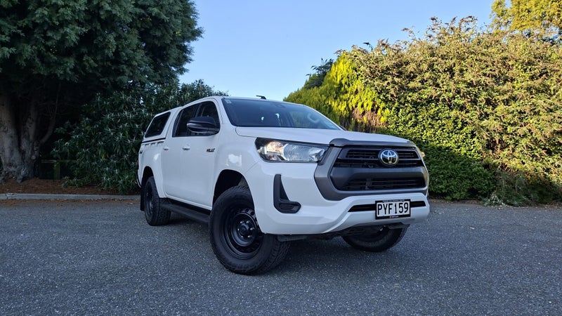 2023 Toyota Hilux SR 4WD