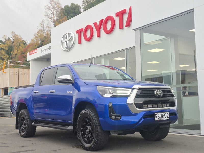 2023 Toyota Hilux SR5 2.8DT 4WD 6Manual
