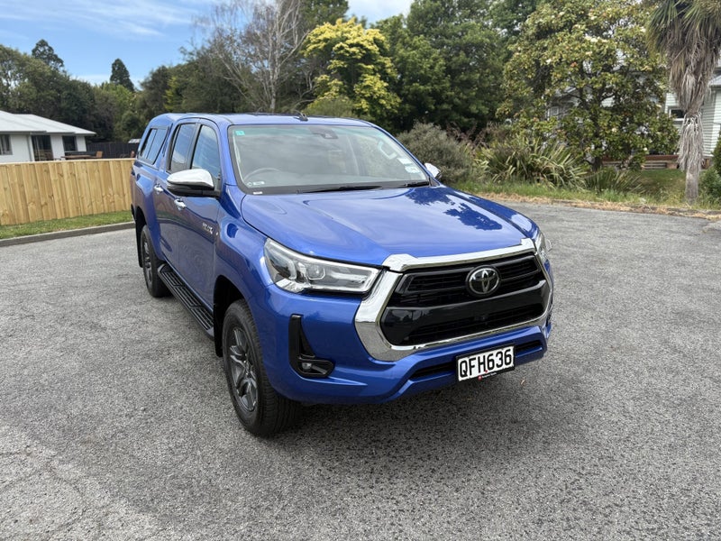 2023 Toyota Hilux SR5 2.8DT 6AT 4WD DCW/4D/5S