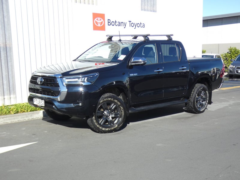 2023 Toyota Hilux SR5 2.8DT 6AT 4WD DCW/4D/5S