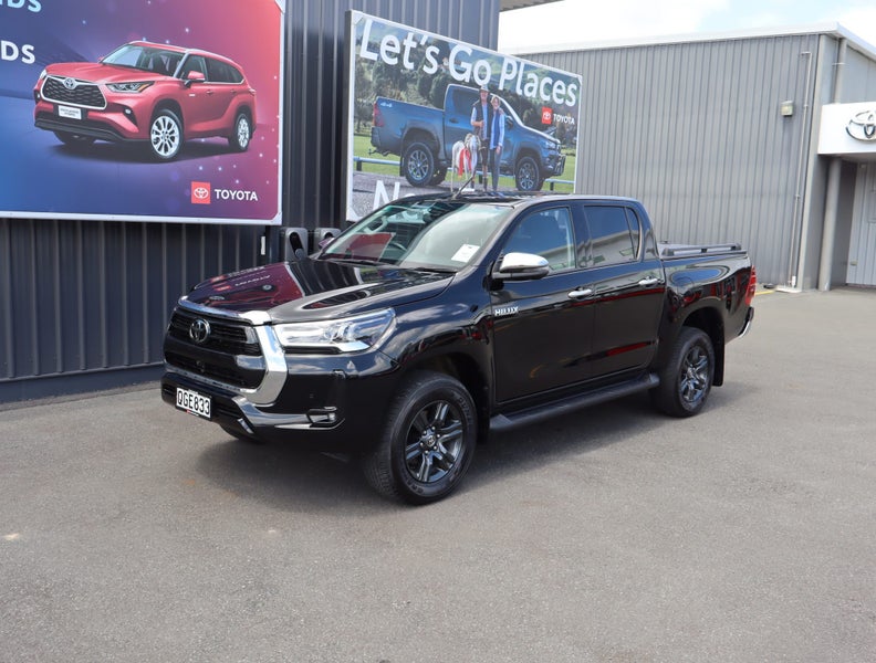 2023 Toyota Hilux SR5 2.8DT 6AT 4WD DCW/4D/5S