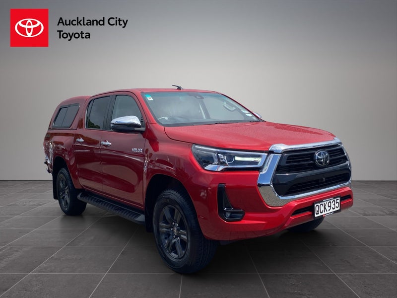 2023 Toyota Hilux SR5 2.8DT 6AT 4WD DCW/4D/5S