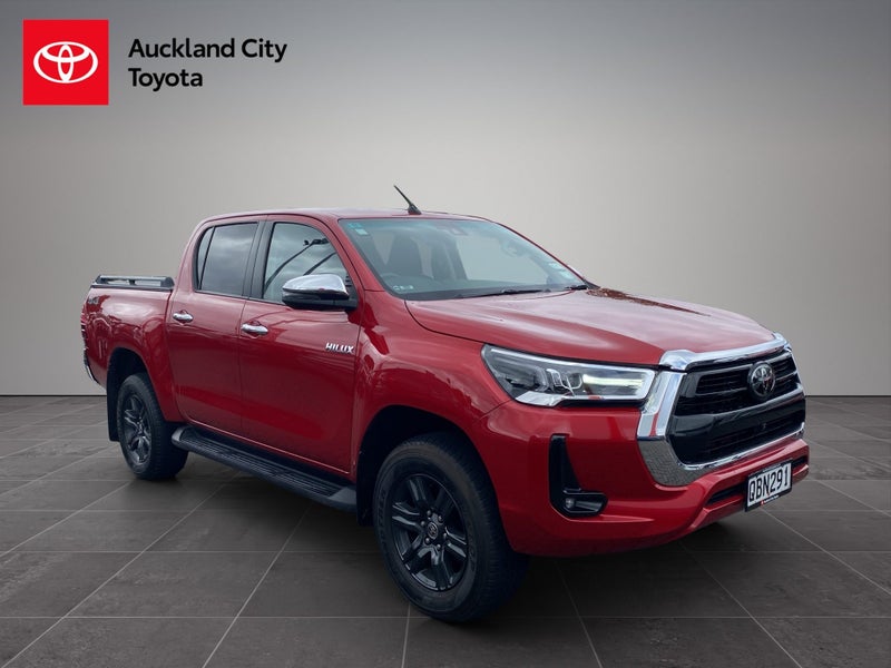 2023 Toyota Hilux SR5 2.8DT 6AT 4WD DCW/4D/5S