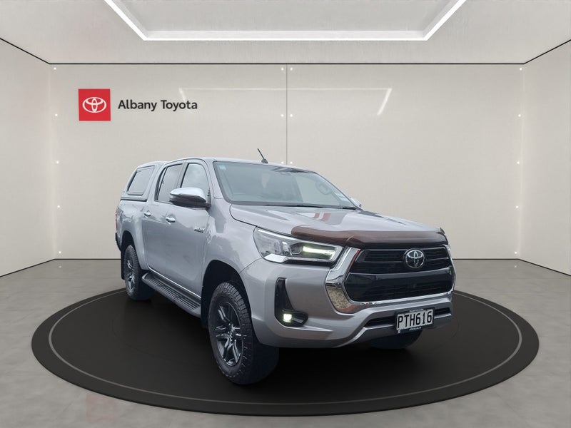 2023 Toyota Hilux SR5 2.8DT 6MT 4WD DCW/4D/5S (...
