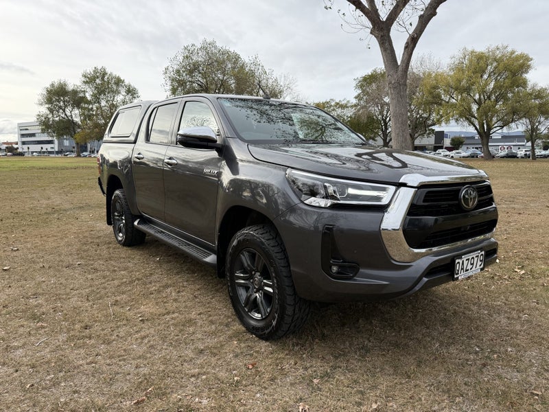 2023 Toyota Hilux SR5 4WD 2.8DT Manual Double C...
