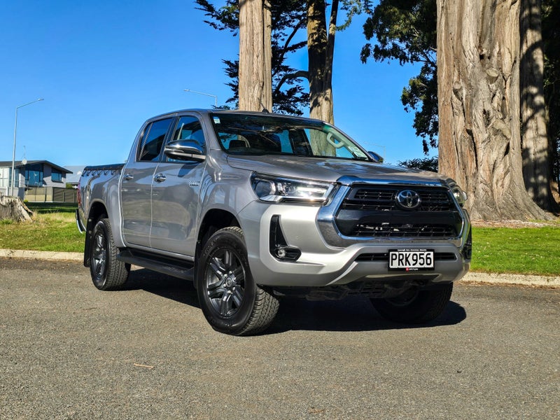 2023 Toyota Hilux SR5 4WD