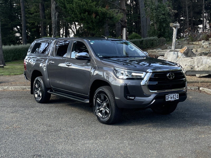 2023 Toyota Hilux SR5 4WD