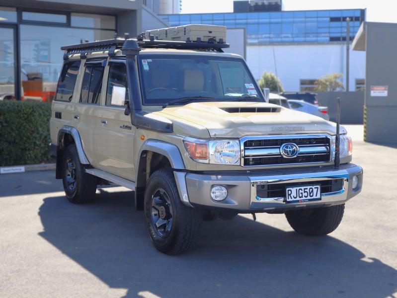 2023 Toyota Land Cruiser 70 LX 4.5 V8 WAGON