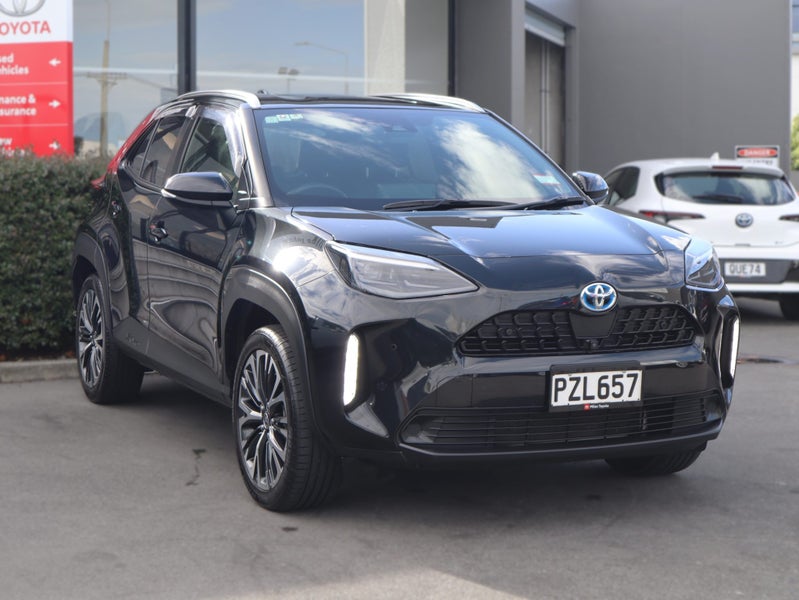 2023 Toyota Yaris Cross Limited HYBRID, Push Start