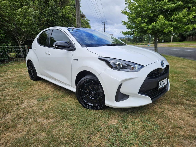 2023 Toyota Yaris GX 1.5P Hybrid Electric Vehicle