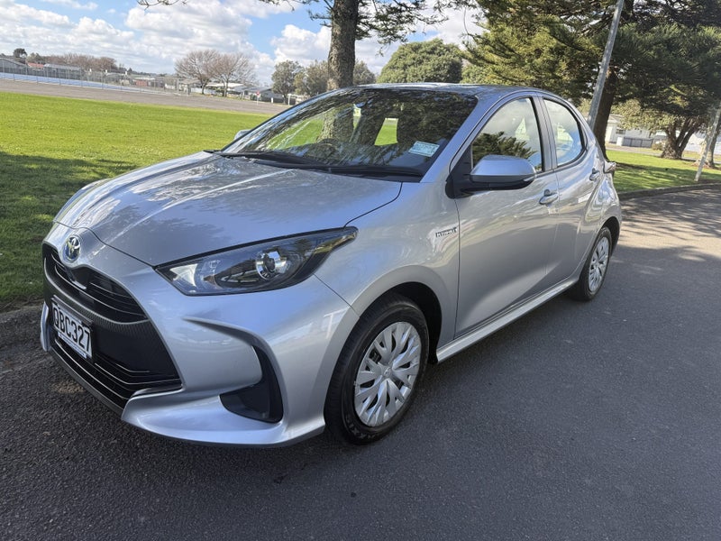 2023 Toyota Yaris GX 1.5P Hybrid FWD Automatic...