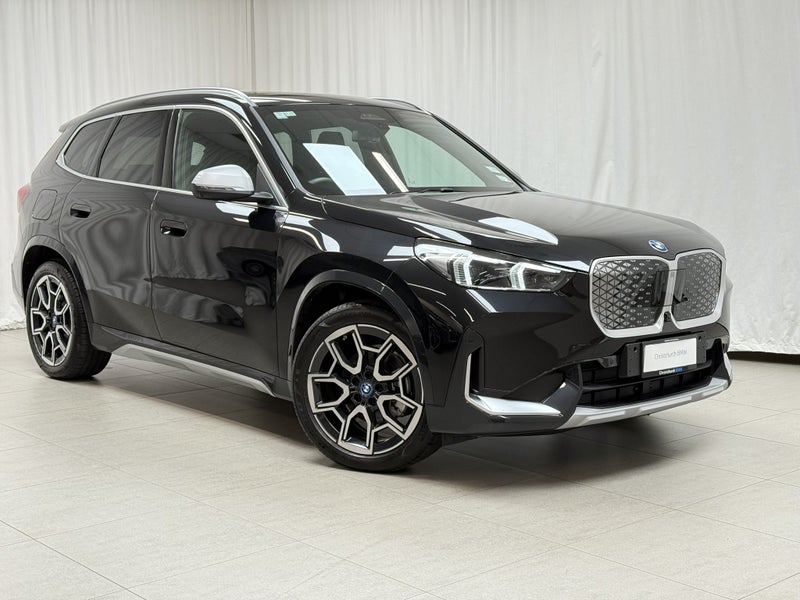2024 BMW iX1 eDrive20 Xline + Innovations Package