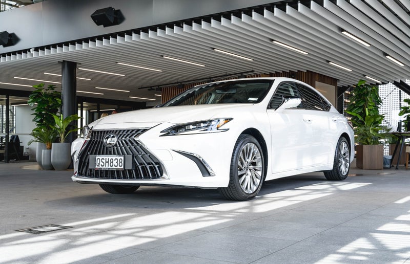 2024 Lexus ES 300h Limited 2.5L Hybrid Petrol S...