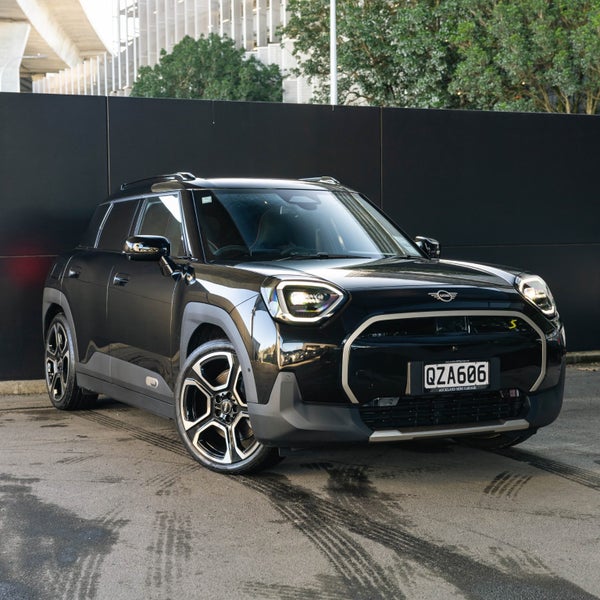 2024 MINI Aceman Favoured
