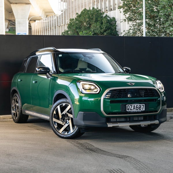 2024 MINI Countryman Cooper Favoured