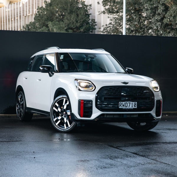 2024 MINI Countryman JCW ALL4 Favoured