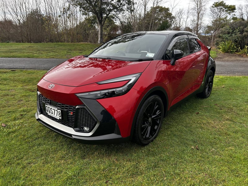 2024 Toyota C-HR GR Sport 2.0P Hybrid AWD Autom...