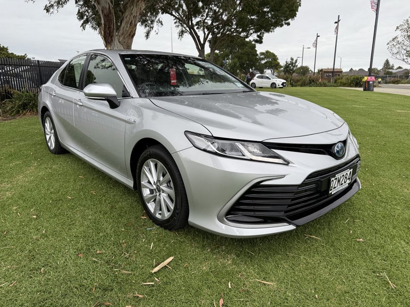 2024 Toyota Camry GX 2.5P Hybrid FWD Automatic...