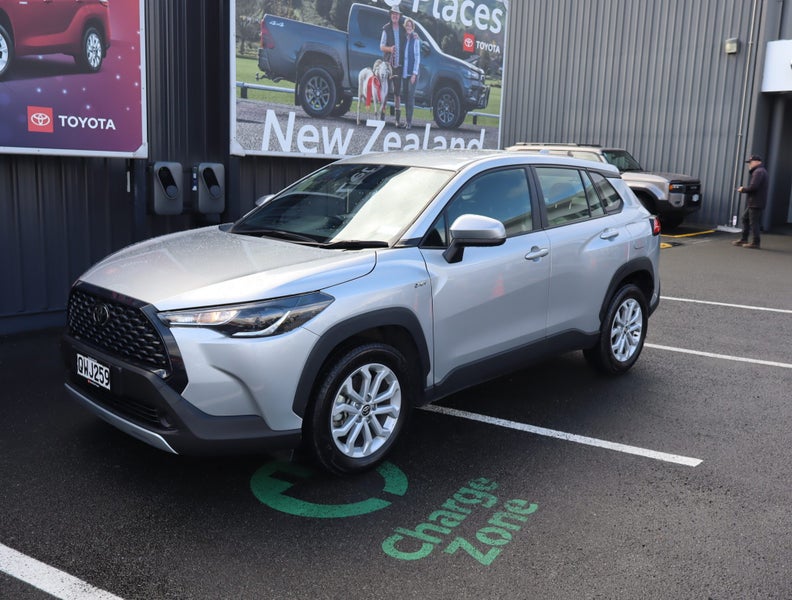 2024 Toyota Corolla Cross GX 2.0P HEV ECVT FWD...