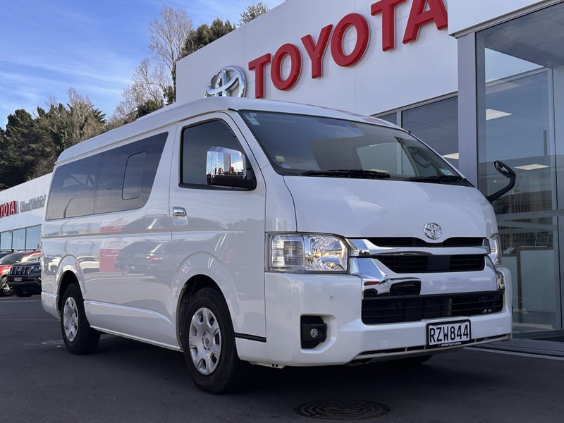 2024 Toyota Hiace 2.7P 10seat Auto