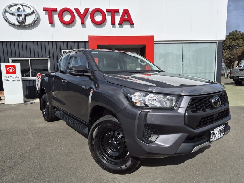 2024 Toyota Hilux SR 2.8DT Automatic 2WD Extra...