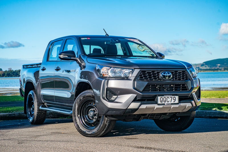 2024 Toyota Hilux SR 2.8DT Hybrid 4WD