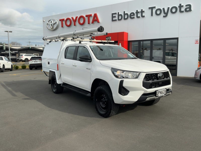 2024 Toyota Hilux SR 2.8DT Hybrid 6AT 4WD DCC/4...