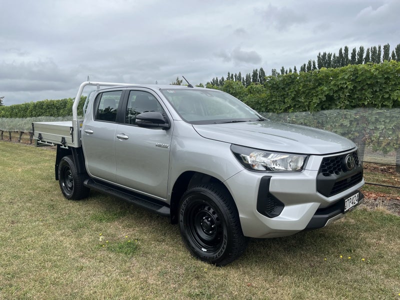2024 Toyota Hilux SR 2.8DT Hybrid 6AT 4WD DCC/4...