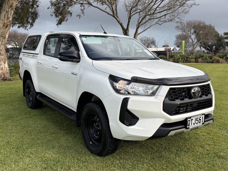 2024 Toyota Hilux SR 2.8DT Hybrid Automatic 4WD...