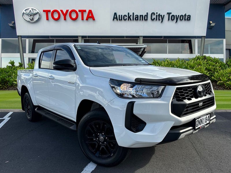 2024 Toyota Hilux SR 4WD