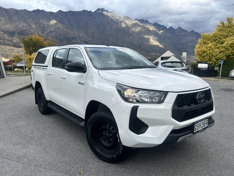 2024 Toyota Hilux SR 4WD