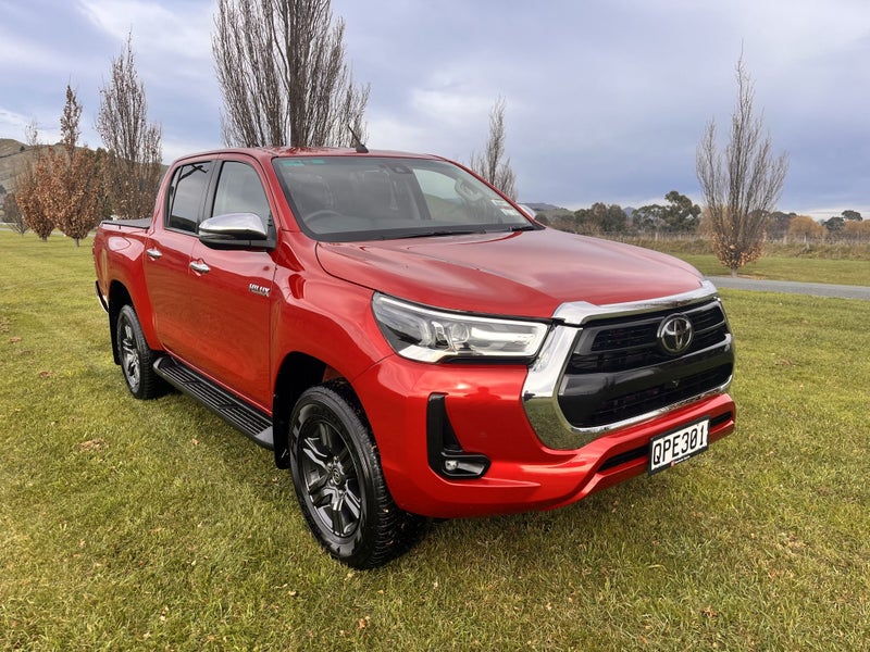 2024 Toyota Hilux SR5 2.8DT 6AT 2WD DCW/4D/5S