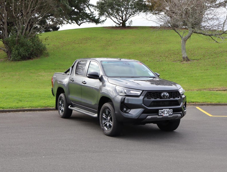 2024 Toyota Hilux SR5 2.8DT 6MT 4WD DCW/4D/5S