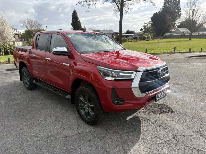 2024 Toyota Hilux SR5 2.8DT 6MT 4WD DCW/4D/5S