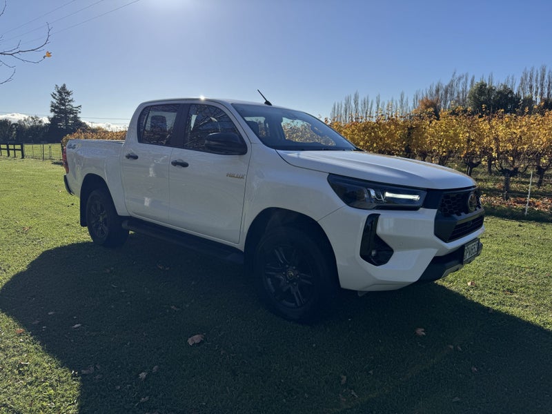 2024 Toyota Hilux SR5 2.8DT Hybrid 6AT 4WD DCW/...