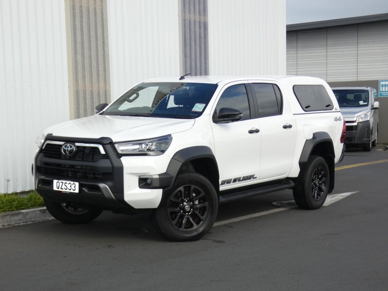 2024 Toyota Hilux SR5 Cruiser