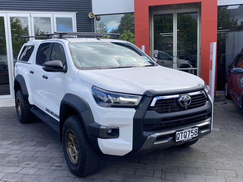 2024 Toyota Hilux SR5 Cruiser 4x4 2.8 TD Hybrid...