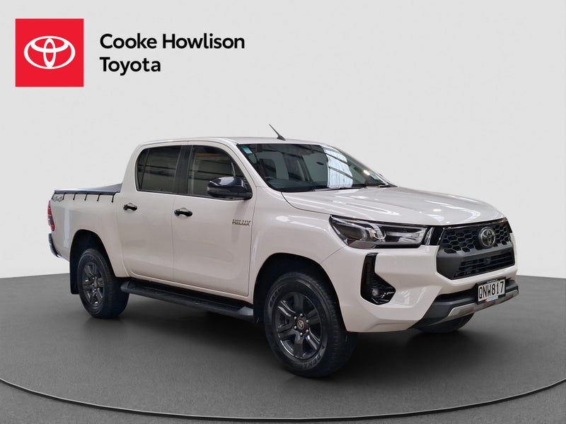 2024 Toyota Hilux SR5 Hybrid 4WD