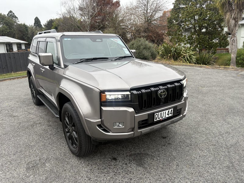 2024 Toyota Land Cruiser Prado VX 2.8D Hybrid 8...
