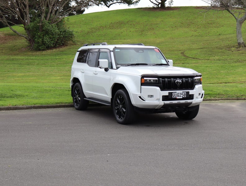 2024 Toyota Land Cruiser Prado VX 2.8D Hybrid 8...