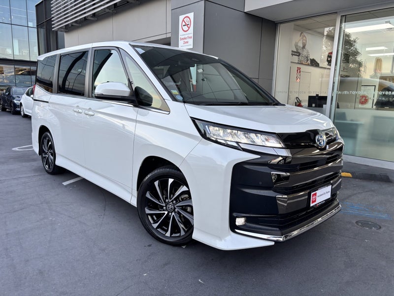 2024 Toyota Noah 1.8 HYBRID LUXURY PEOPLE MOVER