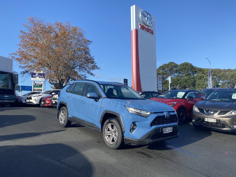2024 Toyota RAV4 GX 2.5P Hybrid