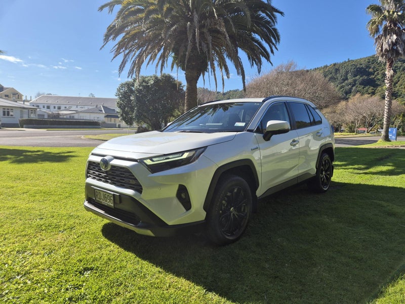 2024 Toyota RAV4 Limited 2.5P Hybrid