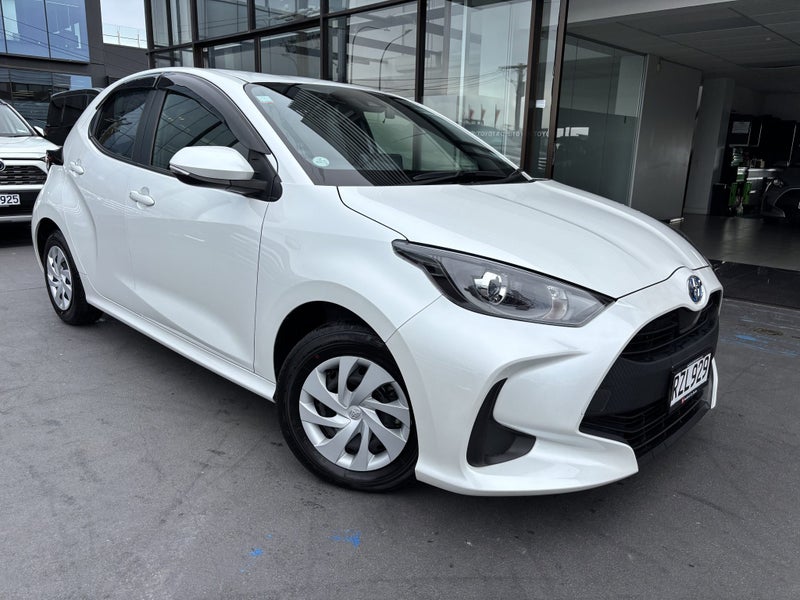 2024 Toyota Yaris X HYBRID