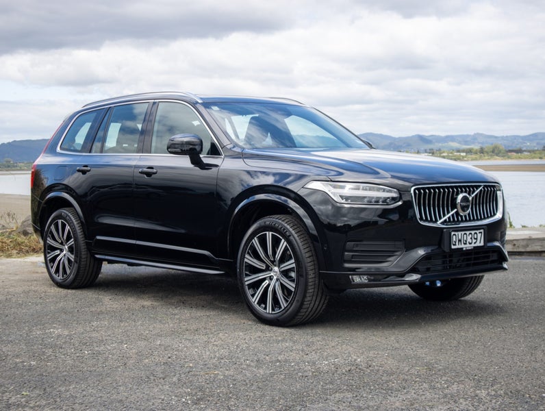 2024 Volvo XC90 B5 AWD PLUS
