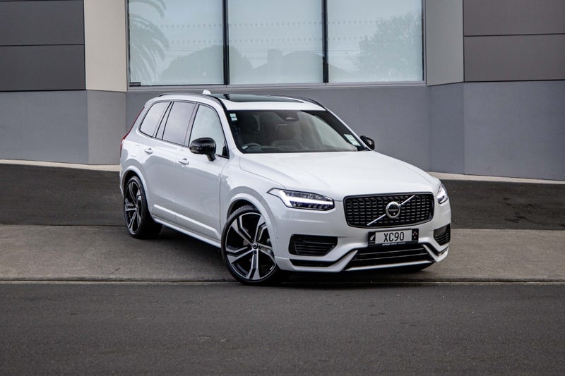 2024 Volvo XC90 T8 Ultimate Recharge Plug-in Hy...