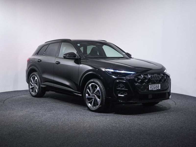 2025 Audi Q5 S-line TFSI 150kW quattro