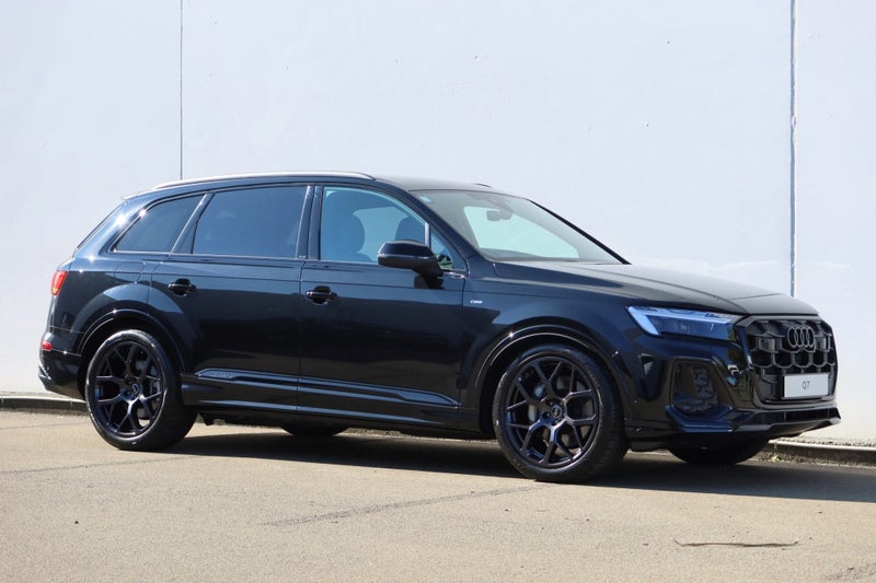 2025 Audi Q7 50 Dynamic Black Limited Edition