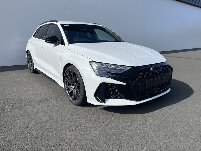 2025 Audi RS3 Sportback TFSI