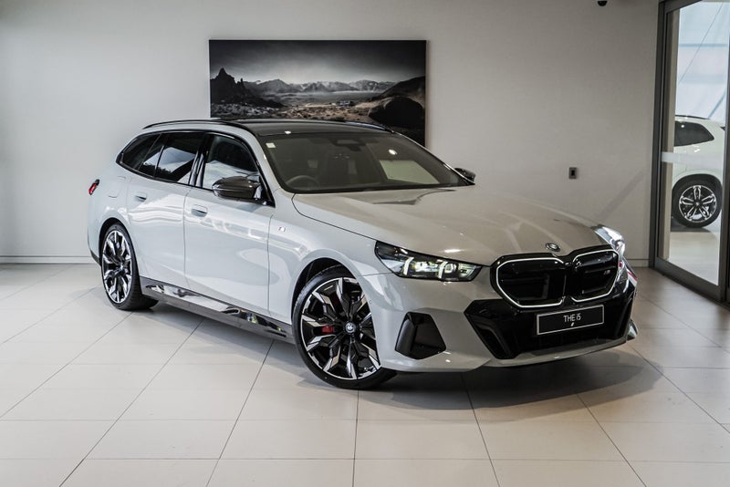 2025 BMW 5 Series M60 Touring